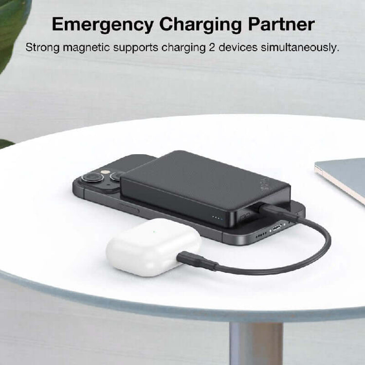 Puertos de entrada y cable Tipo C incluido de la Power Bank 1H