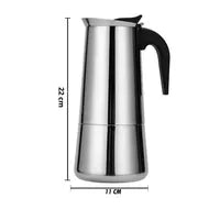 Cafetera Italiana 9 Tazas Acero Inoxidable colocada sobre una estufa preparando café
